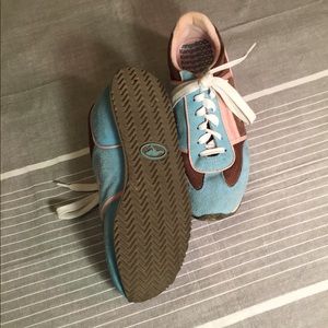 Kangaroos Shoes Blue With Pocket